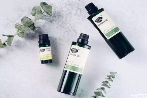 荷荷巴油護(hù)發(fā)方法 荷荷巴油護(hù)發(fā)步驟 荷荷巴油護(hù)發(fā)方法 荷荷巴油護(hù)發(fā)步驟