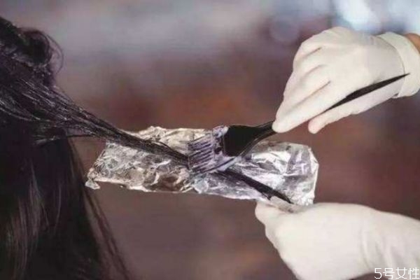 經(jīng)常使用染發(fā)劑對(duì)人體傷害 經(jīng)常使用染發(fā)劑對(duì)人體影響 經(jīng)常使用染發(fā)劑對(duì)人體傷害 經(jīng)常使用染發(fā)劑對(duì)人體影響