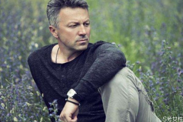 二婚男人應(yīng)該找什么樣的女人 二婚男人適合什么樣的女人 二婚男人應(yīng)該找什么樣的女人 二婚男人適合什么樣的女人