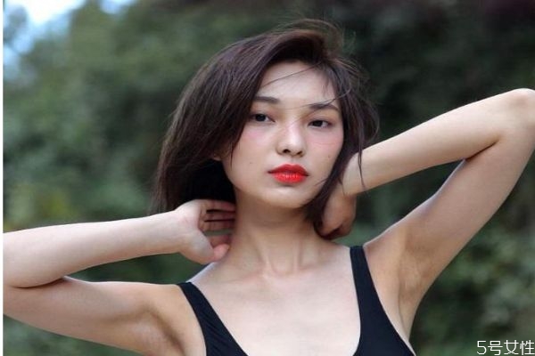 女朋友好幾個小時不回消息 女朋友敷衍聊天表現