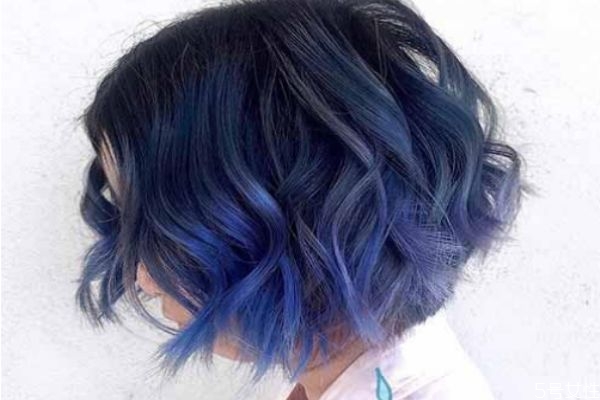 藍(lán)色頭發(fā)掉色快嗎 染藍(lán)色頭發(fā)掉色怎么辦 藍(lán)色頭發(fā)掉色快嗎 染藍(lán)色頭發(fā)掉色怎么辦