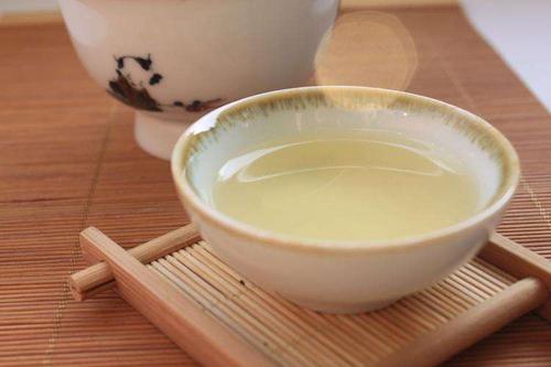 夏天喝白牡丹茶的好處 女性喝白牡丹茶的好處