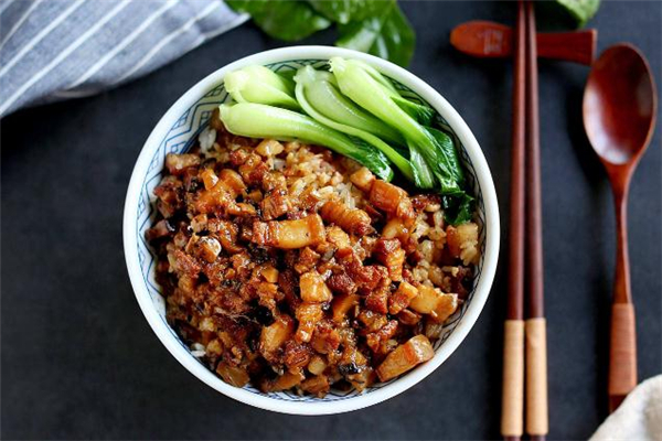 鹵肉飯的做法 鹵肉飯的鹵汁怎么調(diào)