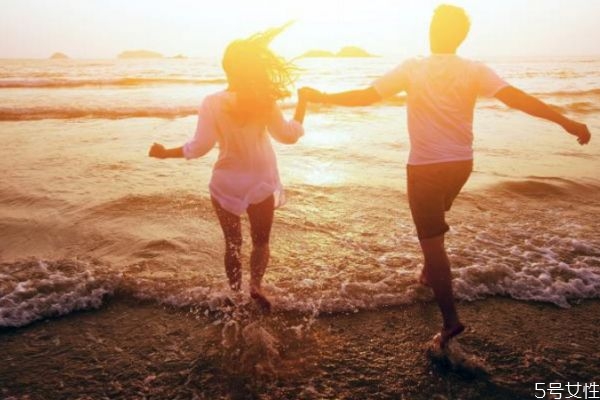 情侶之間的小習慣 情侶之間怎么增進愛情