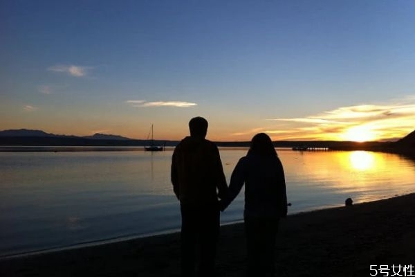 網(wǎng)戀不見面能維持多久 網(wǎng)戀為什么不超過(guò)3個(gè)月 網(wǎng)戀不見面能維持多久 網(wǎng)戀為什么不超過(guò)3個(gè)月