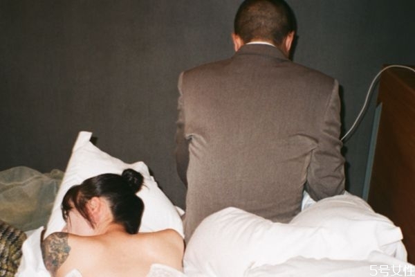 網(wǎng)戀不見面能維持多久 網(wǎng)戀為什么不超過(guò)3個(gè)月 網(wǎng)戀不見面能維持多久 網(wǎng)戀為什么不超過(guò)3個(gè)月