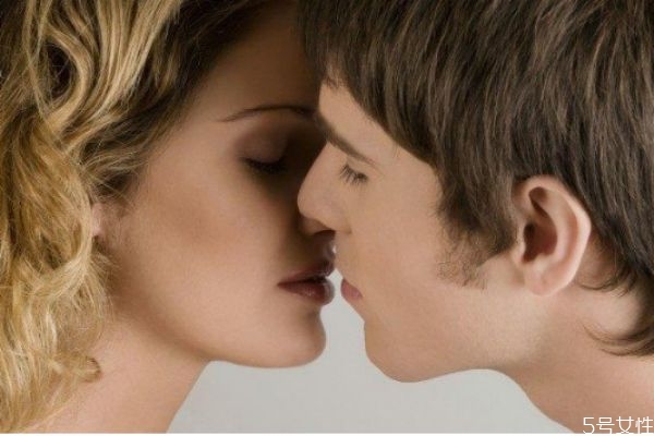 已婚男人出軌有感情嗎 男人出軌多久會(huì)有感情