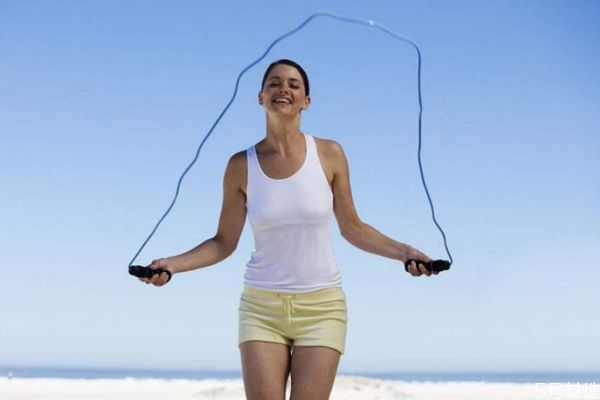 開合跳和跳繩哪個(gè)減肥 開合跳和跳繩哪個(gè)效果好