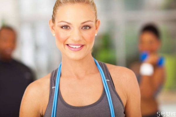 開合跳和跳繩哪個(gè)減肥 開合跳和跳繩哪個(gè)效果好