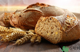 晚上吃全麥面包會(huì)胖嗎？吃全麥面包會(huì)胖嗎？