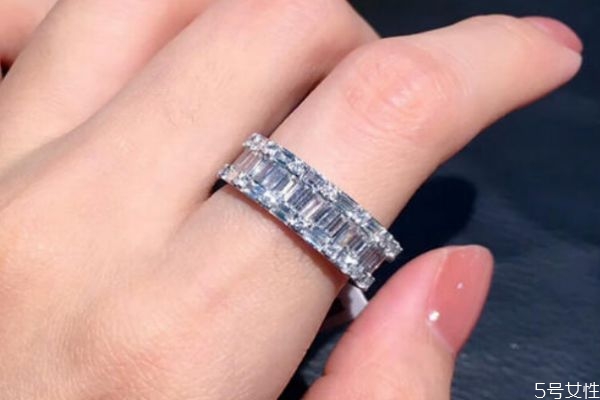 領(lǐng)結(jié)婚證一定要做婚檢嗎 領(lǐng)結(jié)婚證有哪些注意事項