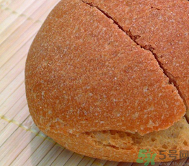 全麥面包的熱量？全麥面包的熱量高嗎？