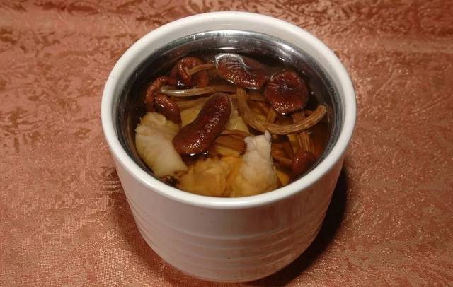 茶樹菇燉雞湯的做法 茶樹菇燉雞湯的營(yíng)養(yǎng)價(jià)值
