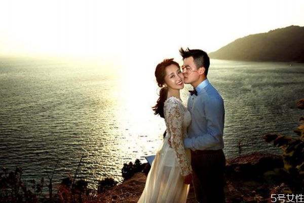 結婚紀念日送老婆什么好 最能討老婆歡心的禮物