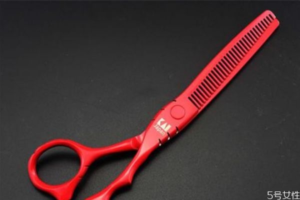 短頭發(fā)打薄多久能厚回去 怎么讓頭發(fā)長(zhǎng)的更快 短頭發(fā)打薄多久能厚回去 怎么讓頭發(fā)長(zhǎng)的更快