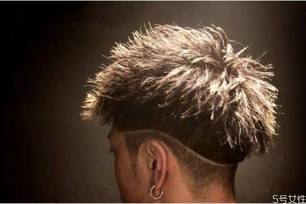 頭發(fā)打薄可以錫紙燙嗎 頭發(fā)打薄后還能恢復嗎