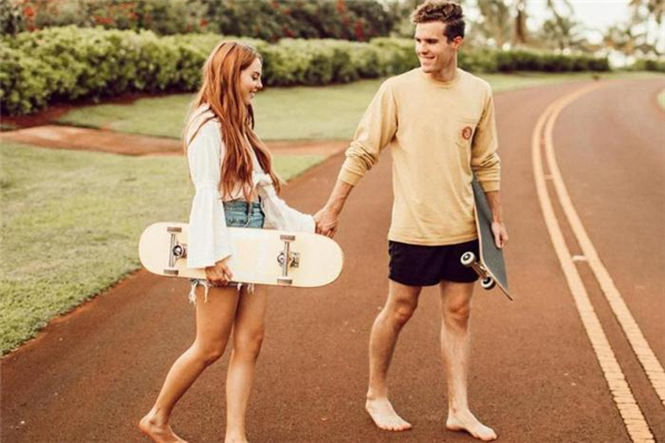 被女友劈腿多久能走出來 被女友劈腿了該怎么走出來 被女友劈腿多久能走出來 被女友劈腿了該怎么走出來