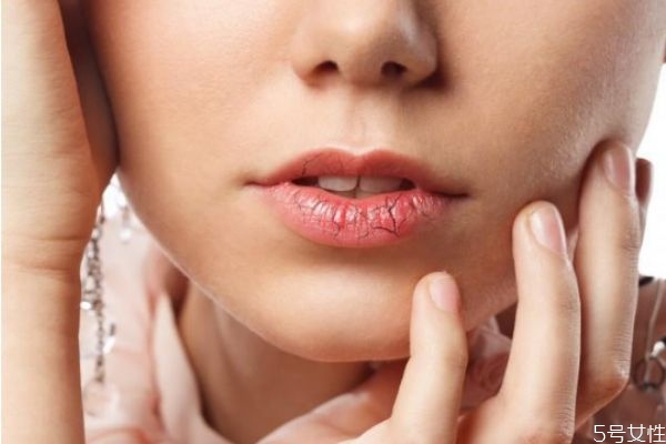 皮膚保養(yǎng)和不保養(yǎng)的區(qū)別 保養(yǎng)皮膚和不保養(yǎng)皮膚的差別 皮膚保養(yǎng)和不保養(yǎng)的區(qū)別 保養(yǎng)皮膚和不保養(yǎng)皮膚的差別