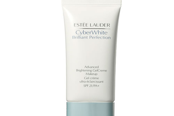 雅詩(shī)蘭黛密集煥白粉底凝霜介紹 雅詩(shī)蘭黛密集煥白粉底凝霜厚重嗎