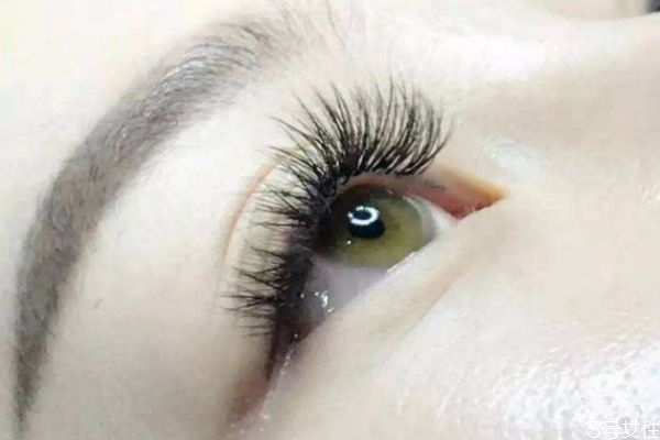 嫁接睫毛后如何畫眼妝 嫁接睫毛后怎么卸妝 嫁接睫毛后如何畫眼妝 嫁接睫毛后怎么卸妝