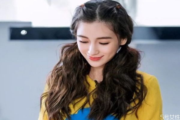 扎馬尾適合燙什么頭發(fā) 女生扎馬尾發(fā)型 扎馬尾適合燙什么頭發(fā) 女生扎馬尾發(fā)型