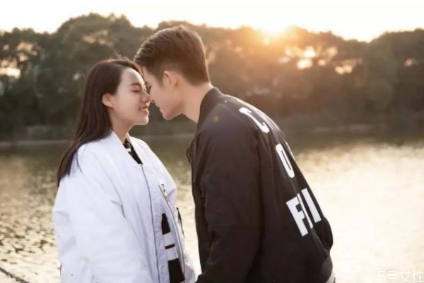 男人多久不聯(lián)系你說明他變心了 男人變心的細節(jié)