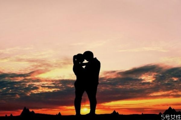 老公不和我說(shuō)話怎么辦 老公不愿與我溝通 老公不和我說(shuō)話怎么辦 老公不愿與我溝通