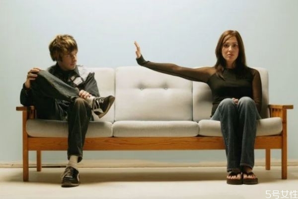 冷戰(zhàn)過后怎么恢復感情 夫妻冷戰(zhàn)后如何修復關系