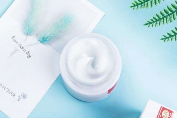 油性肌膚可以用面霜嗎 油性皮膚面霜推薦 油性肌膚可以用面霜嗎 油性皮膚面霜推薦