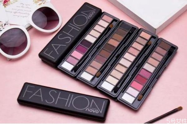 眼影可以用多久 怎么判斷眼影過(guò)期