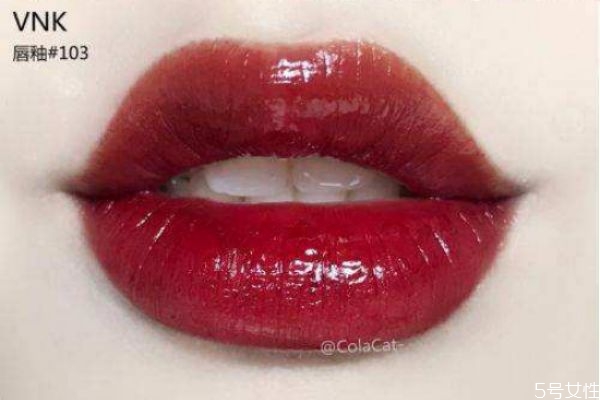唇釉和口紅哪個(gè)危害大 唇釉相比于口紅有什么優(yōu)勢(shì)
