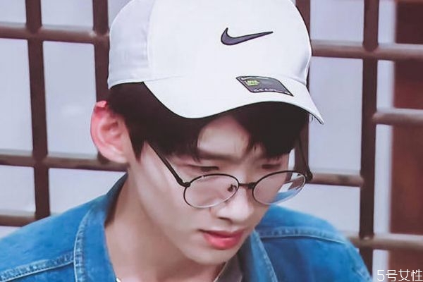 淺色棒球帽變黃了怎么辦 白棒球帽咋洗不黃 淺色棒球帽變黃了怎么辦 白棒球帽咋洗不黃