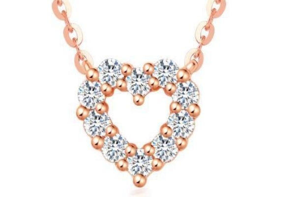 卡地亞項(xiàng)鏈怎么保養(yǎng) 卡地亞項(xiàng)鏈怎么清洗 卡地亞項(xiàng)鏈怎么保養(yǎng) 卡地亞項(xiàng)鏈怎么清洗