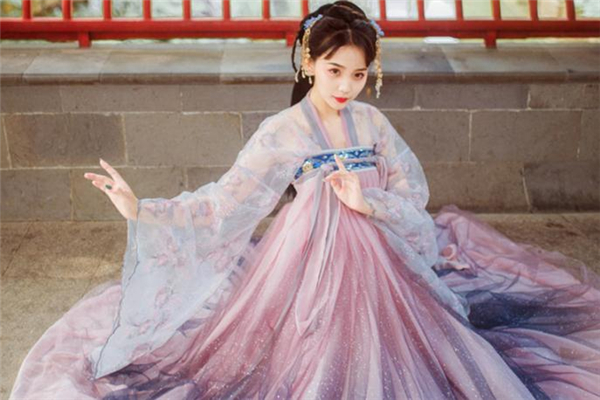 穿漢服的時(shí)候穿什么內(nèi)衣 漢服穿什么內(nèi)衣才能不漏 穿漢服的時(shí)候穿什么內(nèi)衣 漢服穿什么內(nèi)衣才能不漏