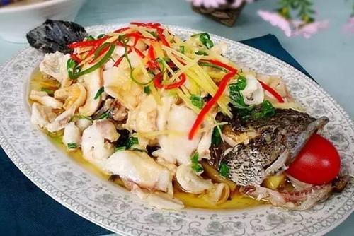 油潑魚(yú)怎么做好吃 油潑魚(yú)的做法