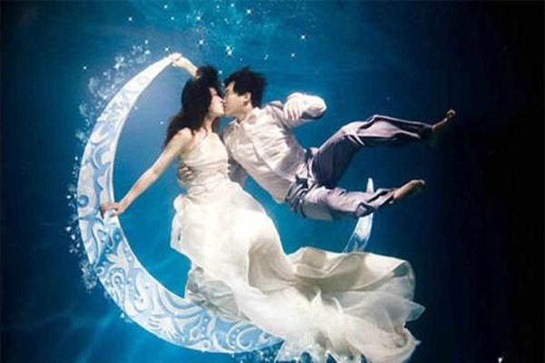 和喜歡的人聊不到一起還能交往嗎 和喜歡的人沒(méi)共同話(huà)題怎么辦