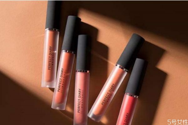 口紅開(kāi)了兩年還能用嗎 一只3.5g口紅能用多久