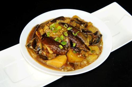 茄子燉土豆怎么做 茄子燉土豆的做法 茄子燉土豆怎么做 茄子燉土豆的做法