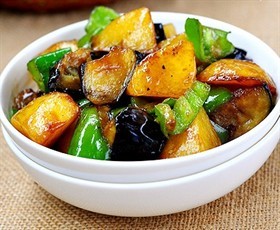 茄子燉土豆怎么做 茄子燉土豆的做法 茄子燉土豆怎么做 茄子燉土豆的做法