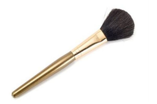 散粉用刷子和粉撲有什么區(qū)別 用刷子和粉撲各自的優(yōu)缺點