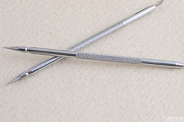 怎樣去粉刺最快最有效 臉上的粉刺一定要挑出來(lái)嗎