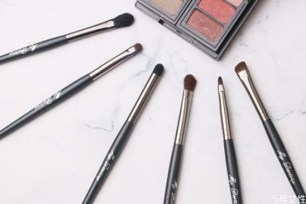 怎么看化妝刷的好壞 新買的化妝刷需要清洗嗎 怎么看化妝刷的好壞 新買的化妝刷需要清洗嗎
