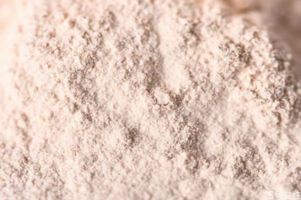 散粉有必要買貴的嗎 散粉貴的和便宜的區(qū)別