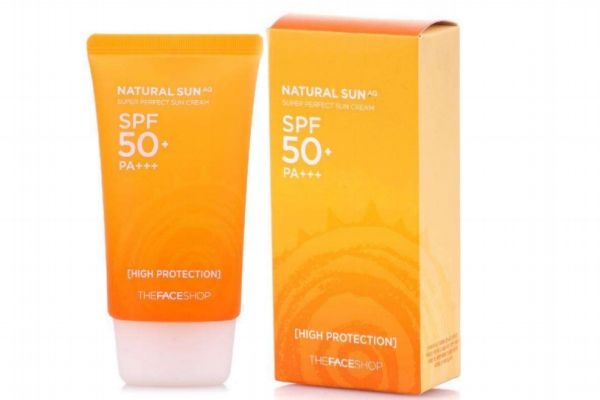 防曬噴霧和防曬霜哪個方便 帶妝怎么補(bǔ)涂防曬霜