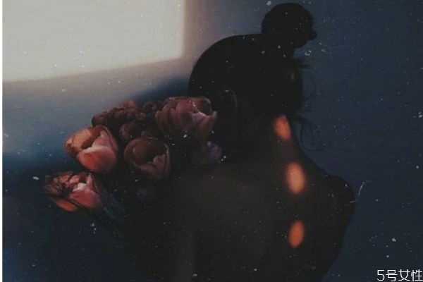 男女之間是怎么確定關(guān)系的 教你如何確定你們的關(guān)系 男女之間是怎么確定關(guān)系的 教你如何確定你們的關(guān)系