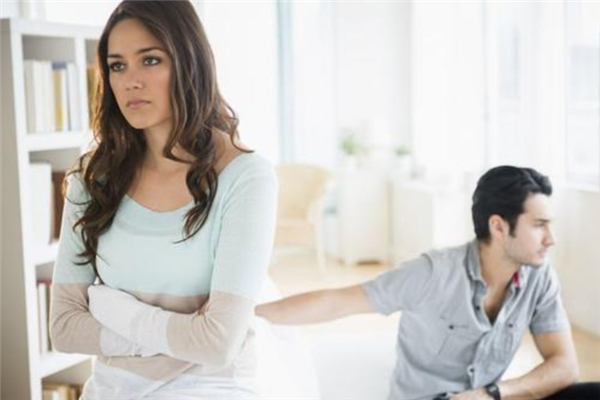 談戀愛同居合適嗎 談戀愛同居多久會(huì)厭倦 談戀愛同居合適嗎 談戀愛同居多久會(huì)厭倦