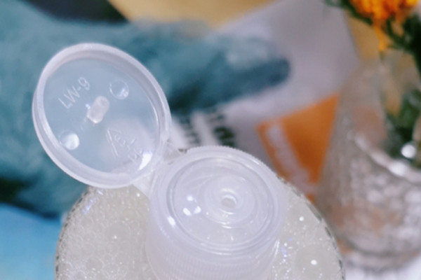 viffy鎏金卸妝水好用嗎 viffy鎏金卸妝水有酒精嗎 viffy鎏金卸妝水好用嗎 viffy鎏金卸妝水有酒精嗎