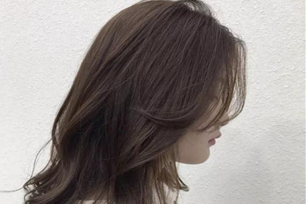 什么發(fā)色低調又高級 低調又高級的發(fā)色推薦