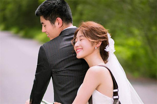 悶騷女適合什么男生 悶騷女喜歡一個(gè)人的表現(xiàn) 悶騷女適合什么男生 悶騷女喜歡一個(gè)人的表現(xiàn)