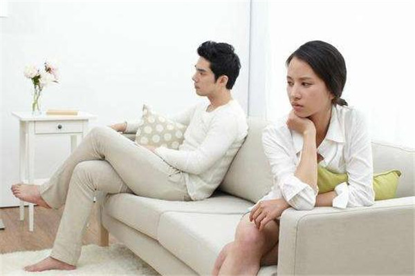 夫妻冷戰(zhàn)吵架不斷 婚姻生活如何繼續(xù) 夫妻冷戰(zhàn)吵架不斷 婚姻生活如何繼續(xù)